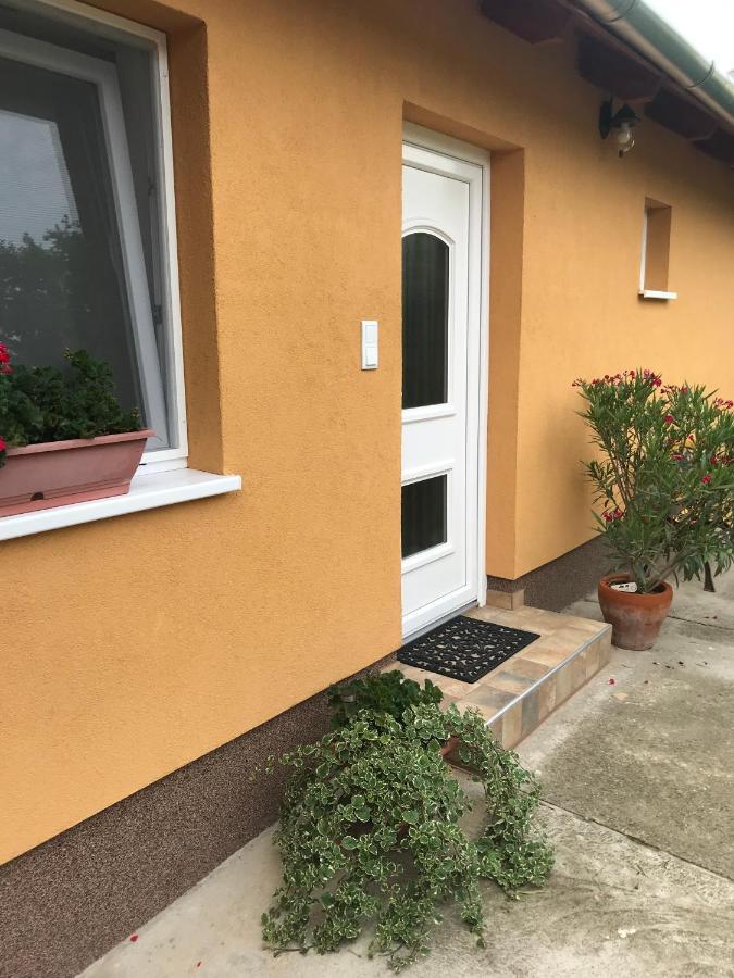 Dalia Apartman Gyoemro エクステリア 写真