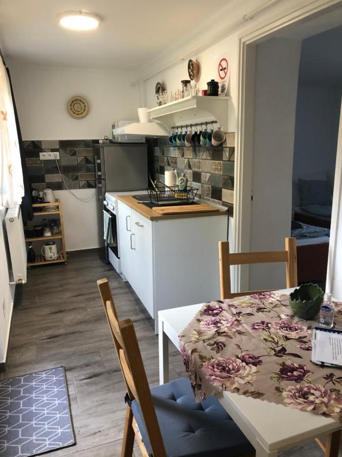 Dalia Apartman Gyoemro エクステリア 写真